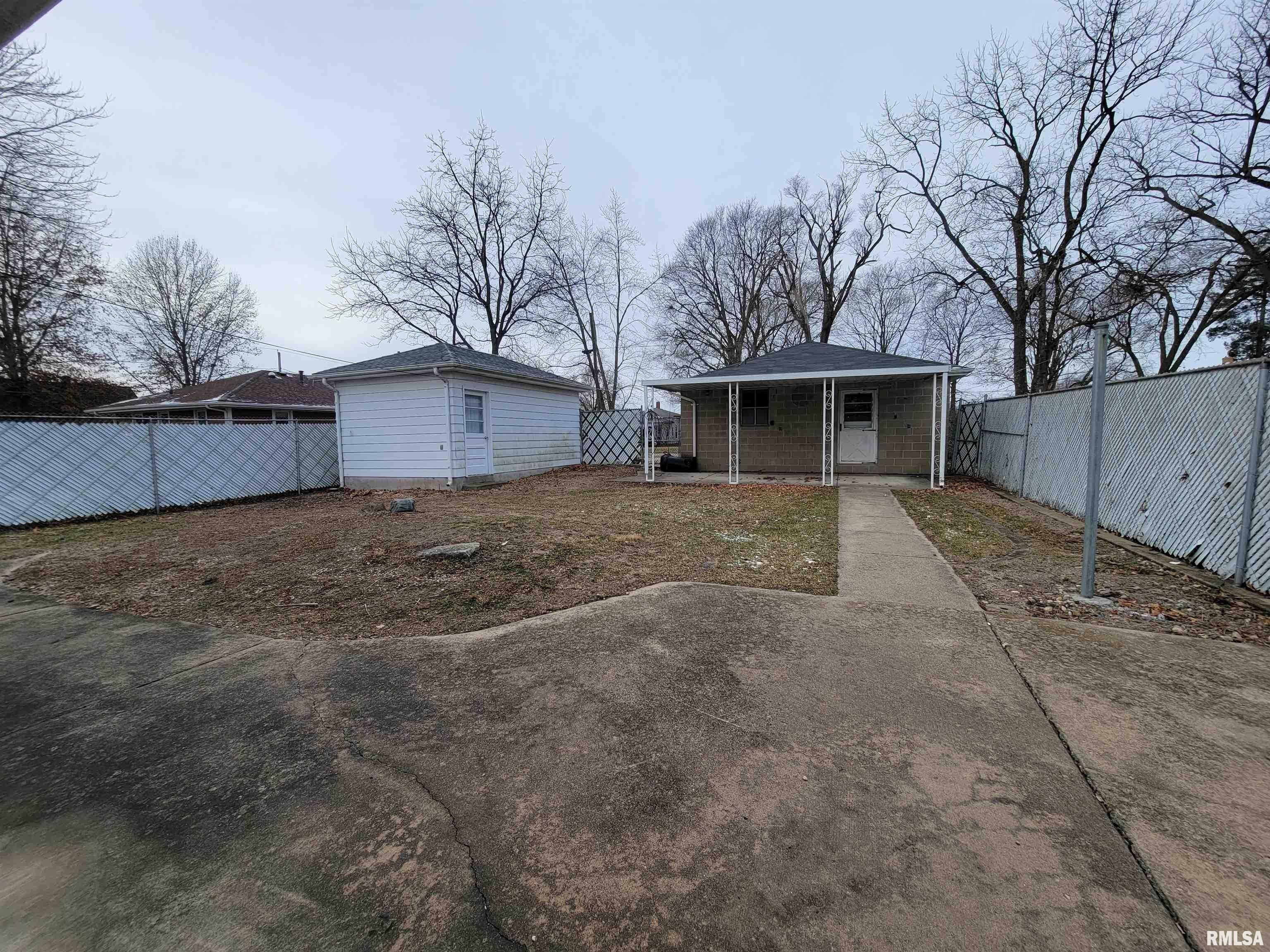S Church St, Washington, IL 61571