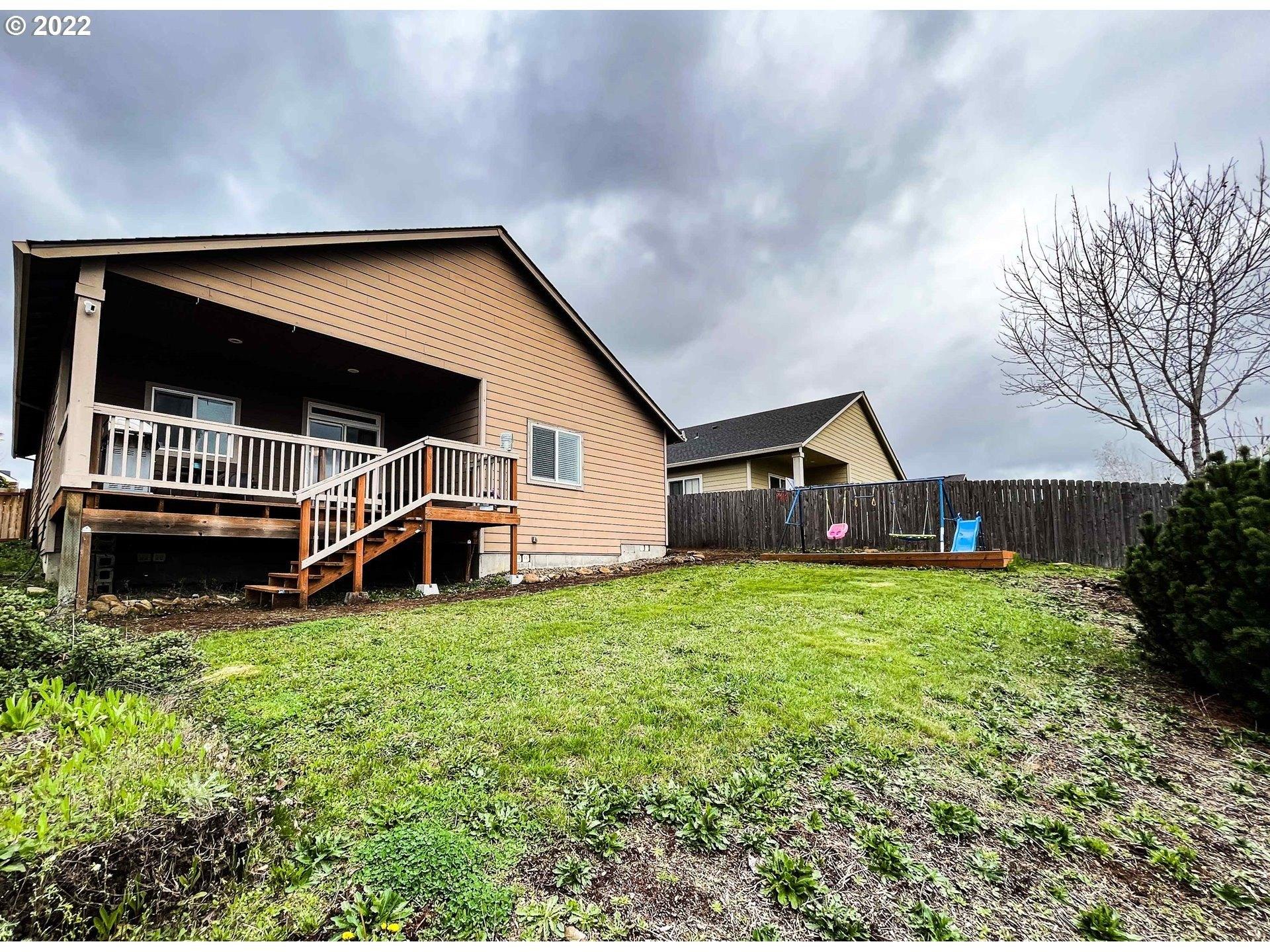 Se Regan Hill Loop, Estacada, OR 97023