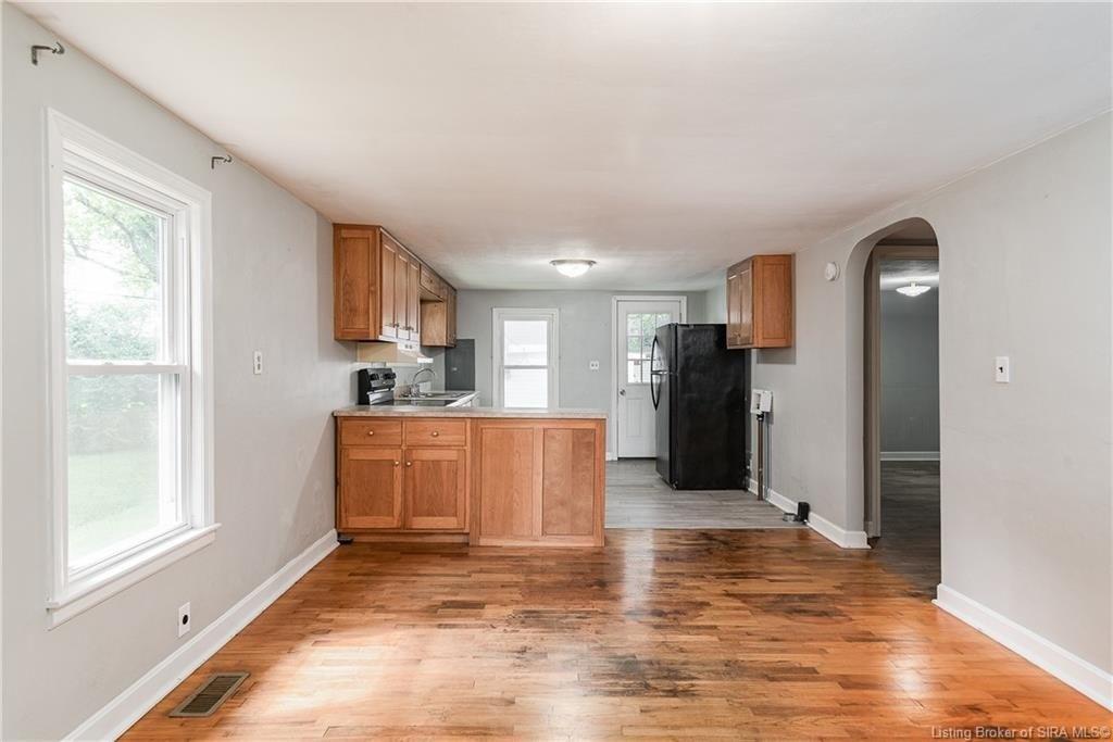 W Market St, Salem, IN 47167