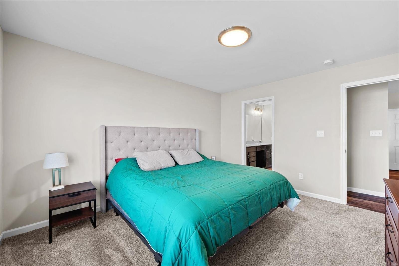 Charlestowne Place Dr, Saint Charles, MO 63301
