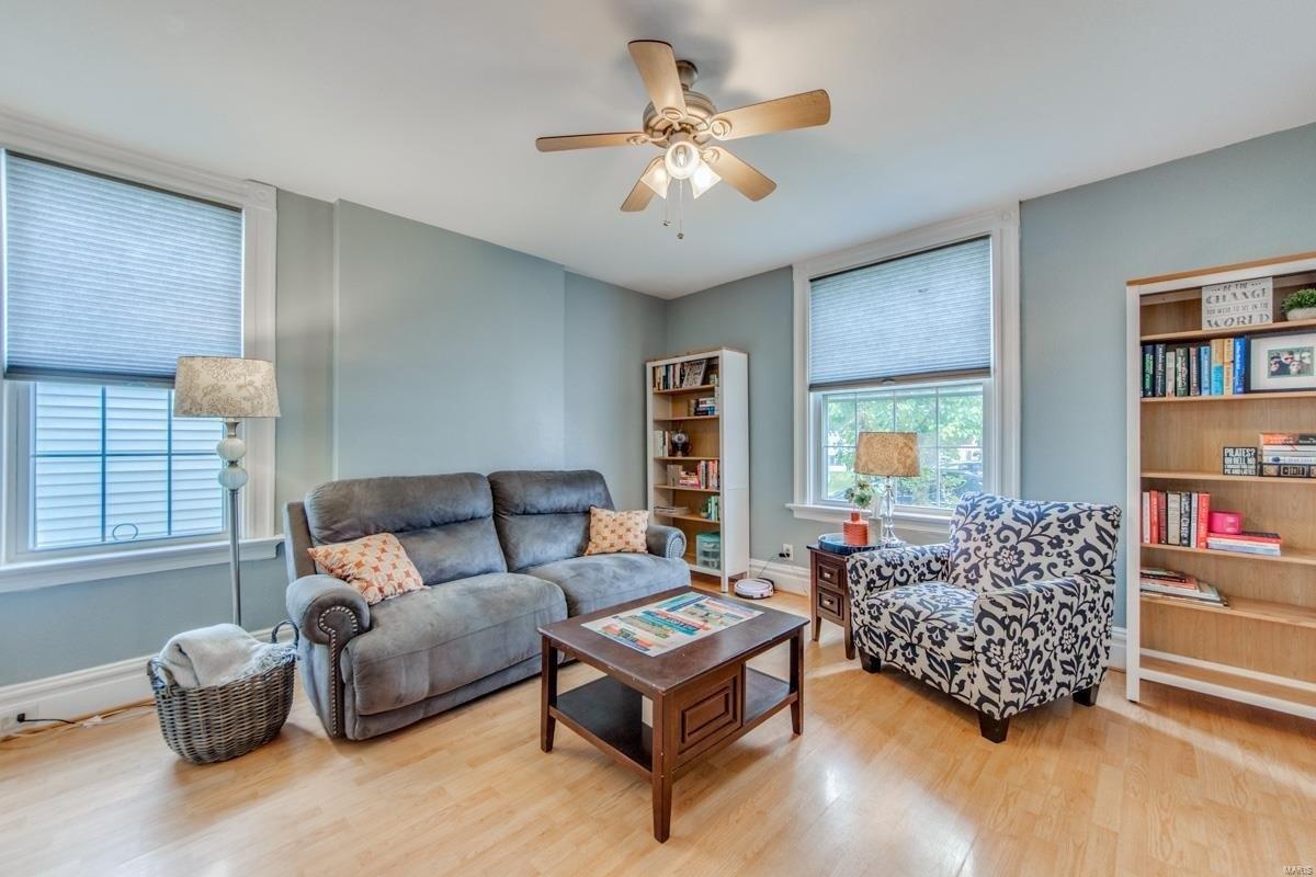Frieda Ave, Saint Louis, MO 63116