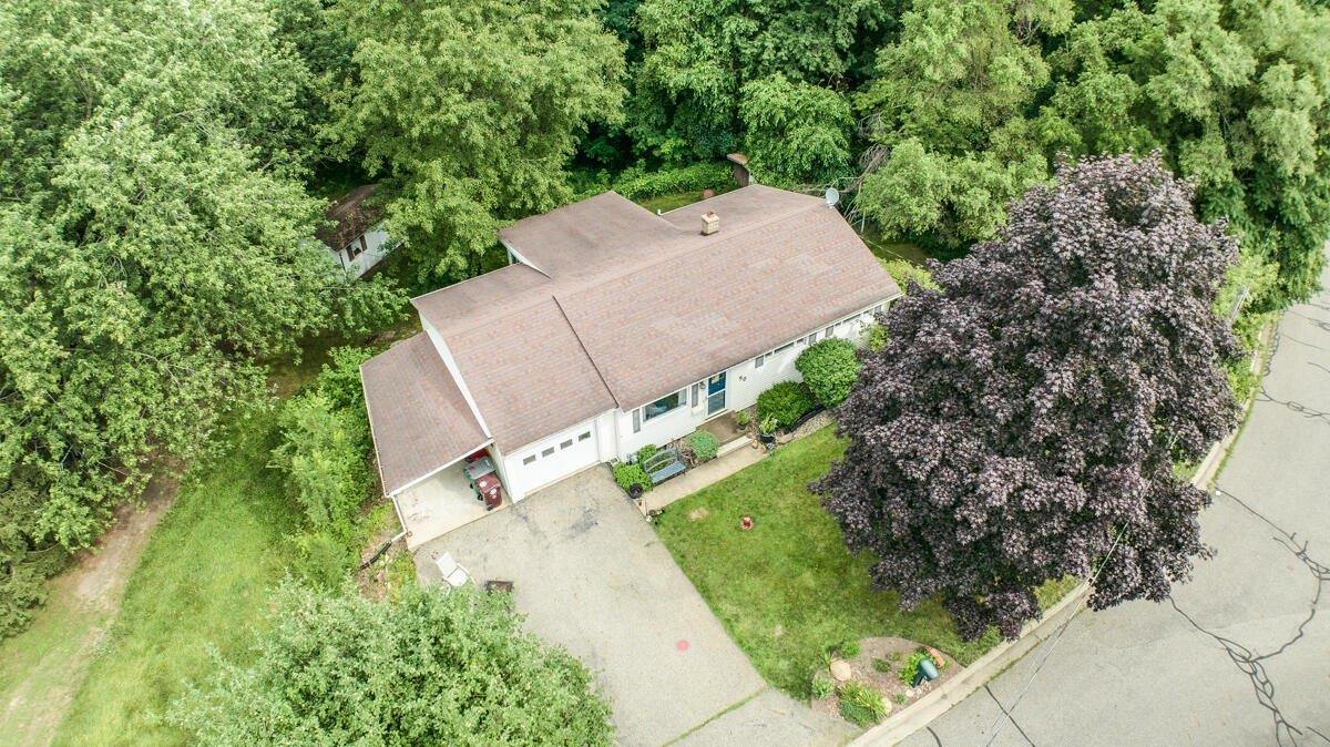 Wellworth Ave, Springfield, MI 49037