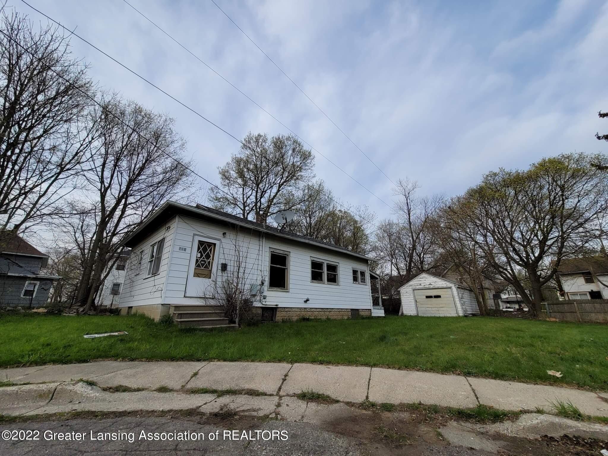 Torrence Ct, Lansing, MI 48910