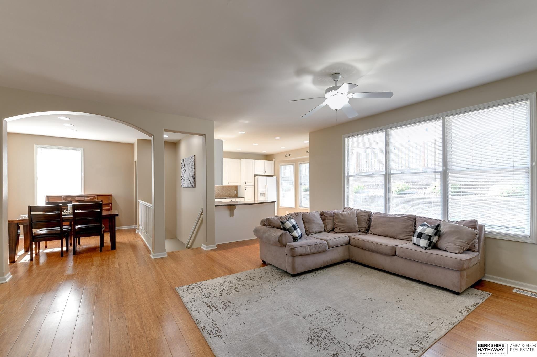 Briar St, Omaha, NE 68136
