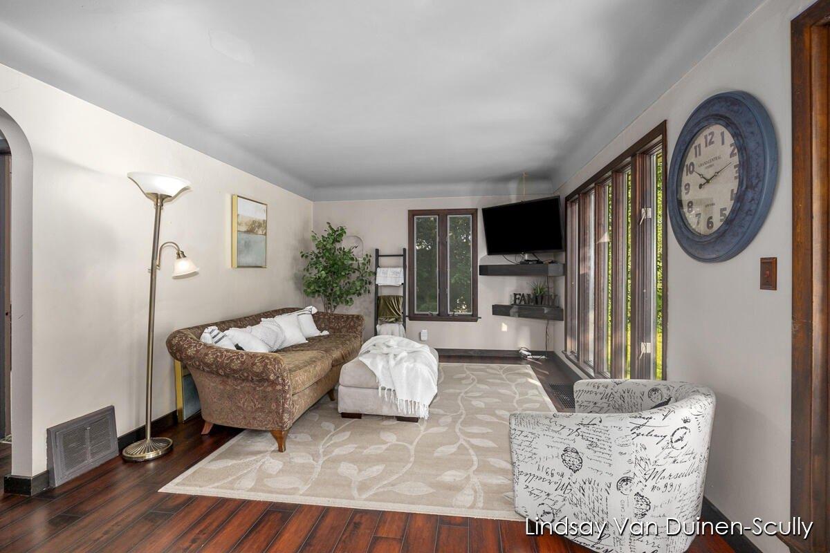 Columbus St Ne, Grand Rapids, MI 49525