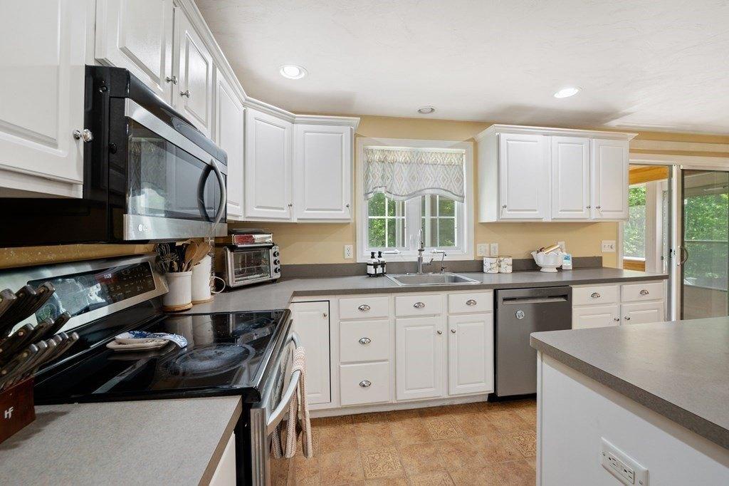 Grove St, Bellingham, MA 02019