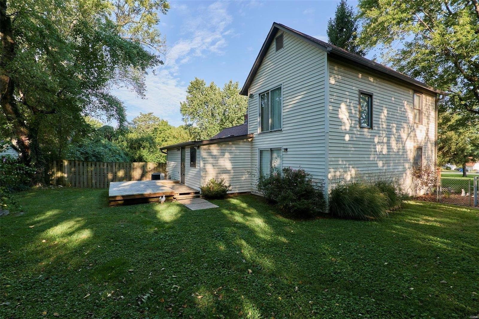 Oak Ave, Bridgeton, MO 63044