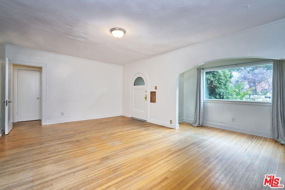 N Mariposa Ave, Los Angeles, CA 90004