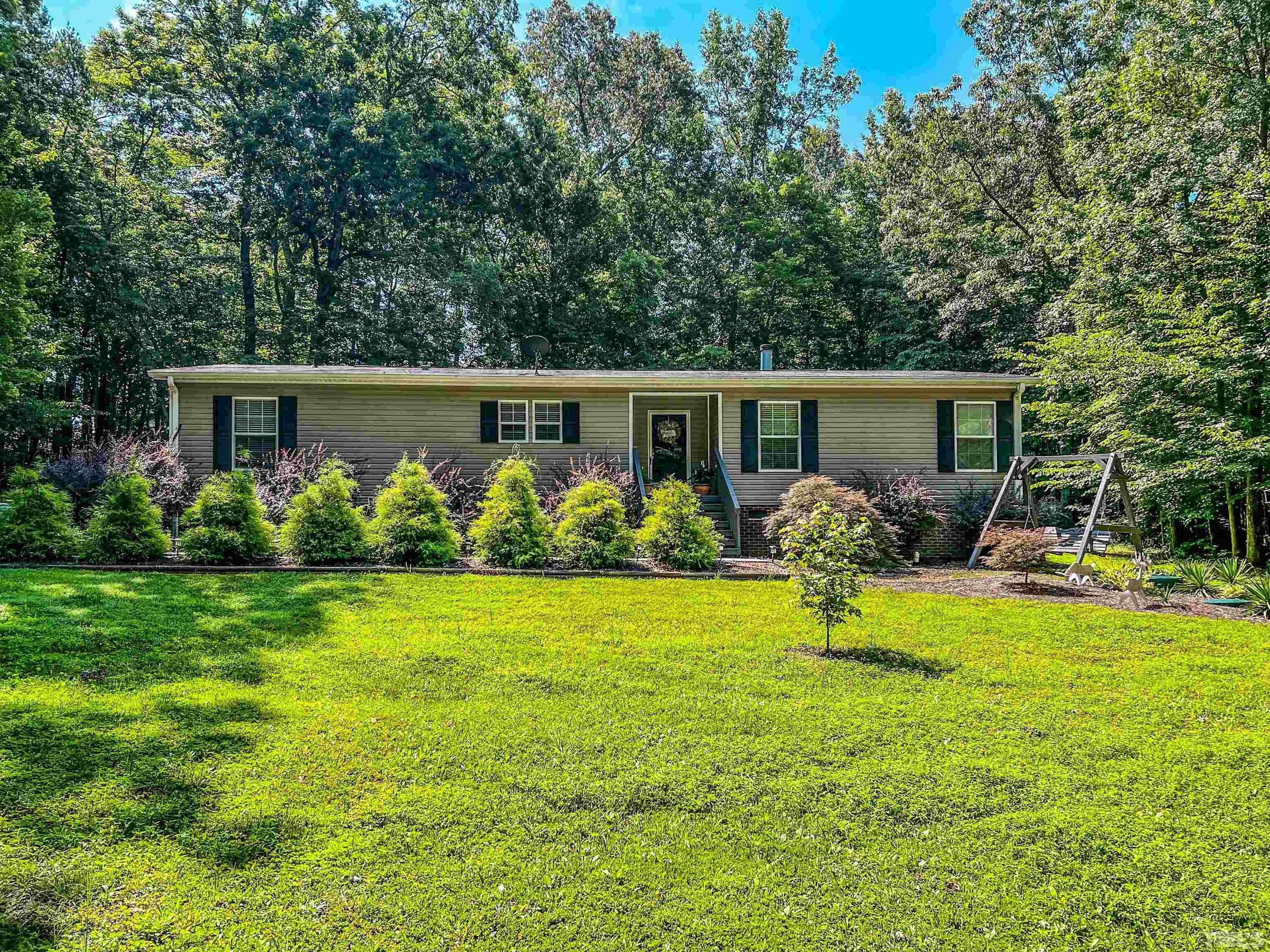 Sourwood Ln, Hurdle Mills, NC 27541