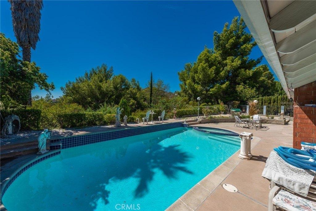 Kirkham Dr, Glendale, CA 91206