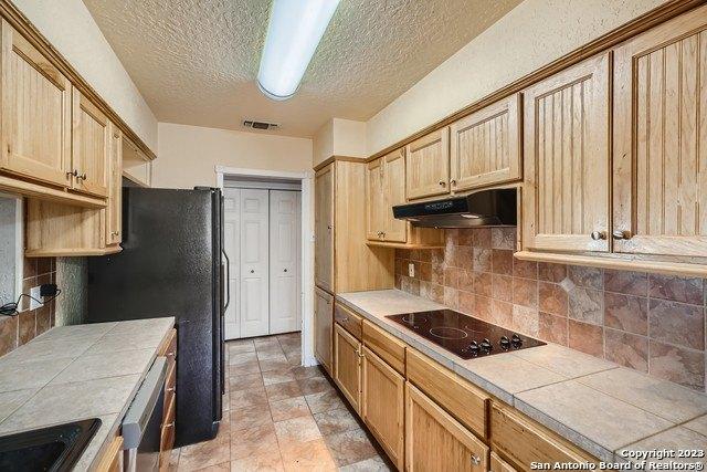Balfour Dr, Windcrest, TX 78239