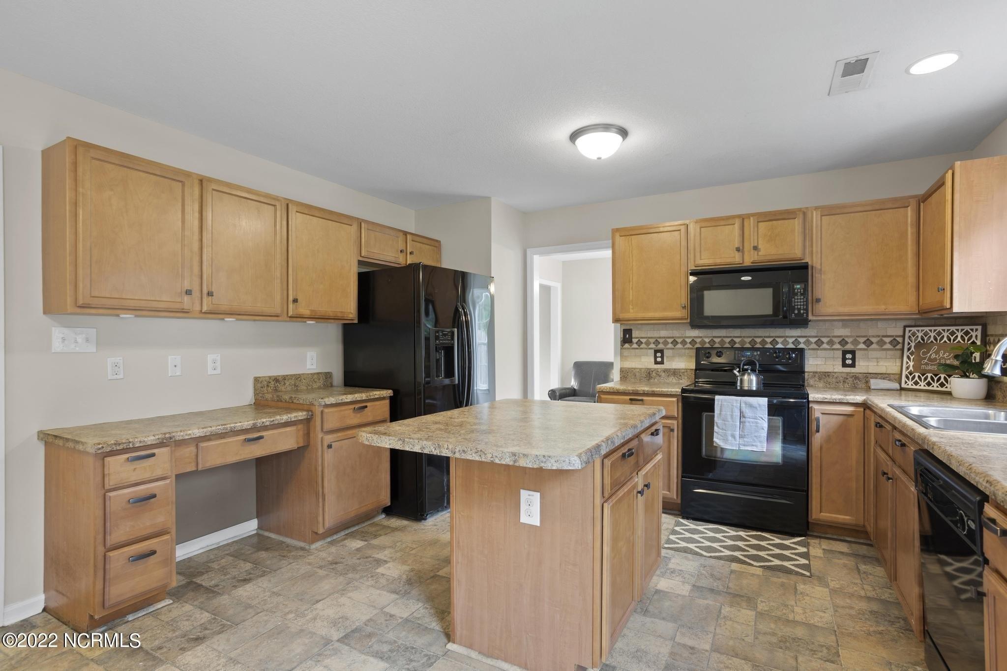 Saint Rd, Richlands, NC 28574