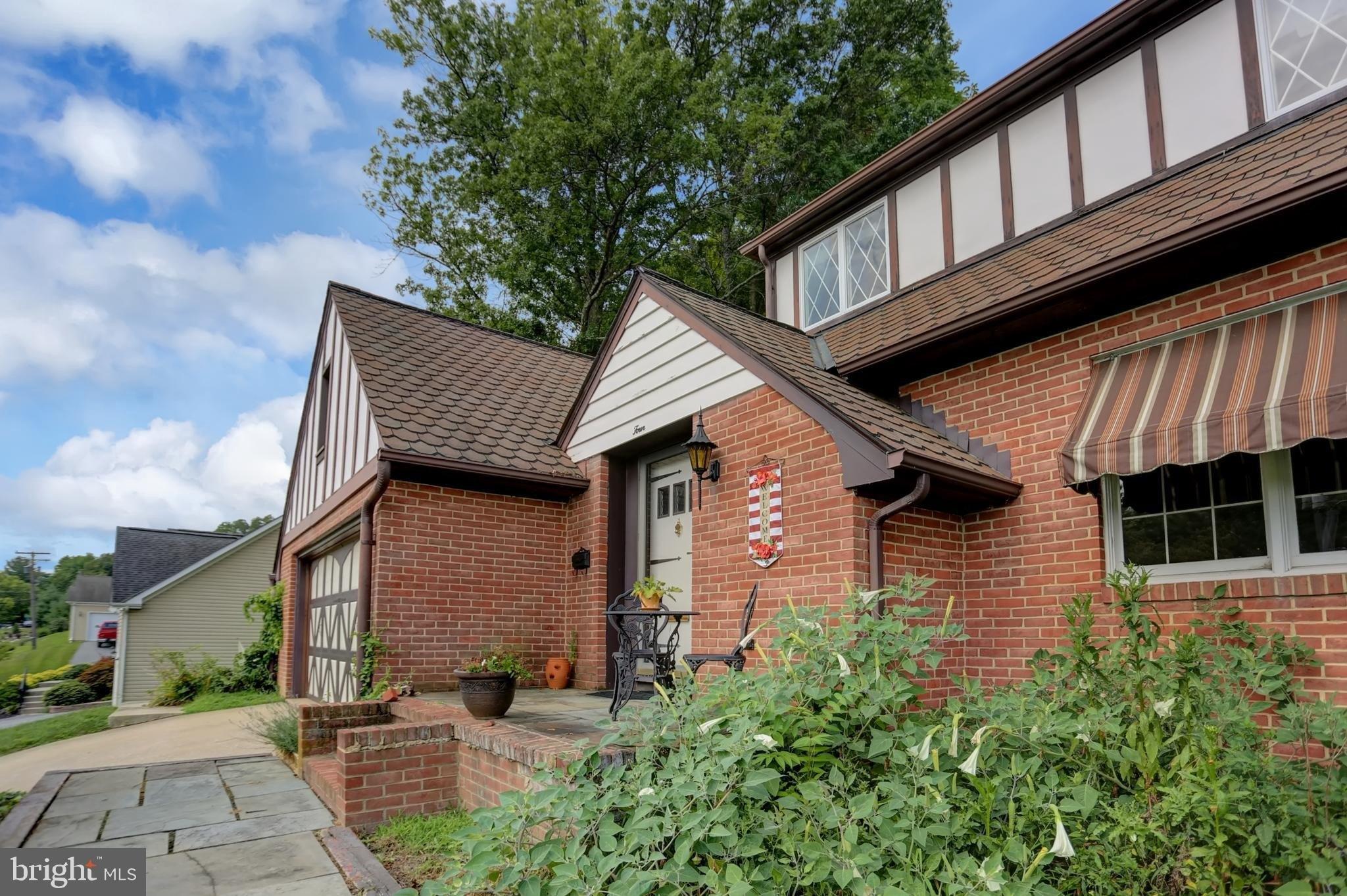 Arnold Dr, Westminster, MD 21157