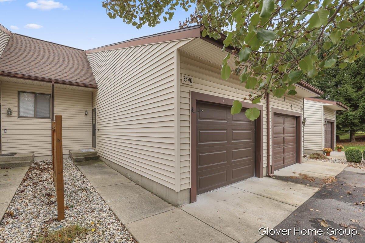 Golfside Dr, Hudsonville, MI 49426
