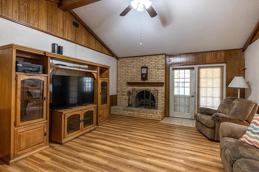Avalon Ln, Arlington, TX 76014
