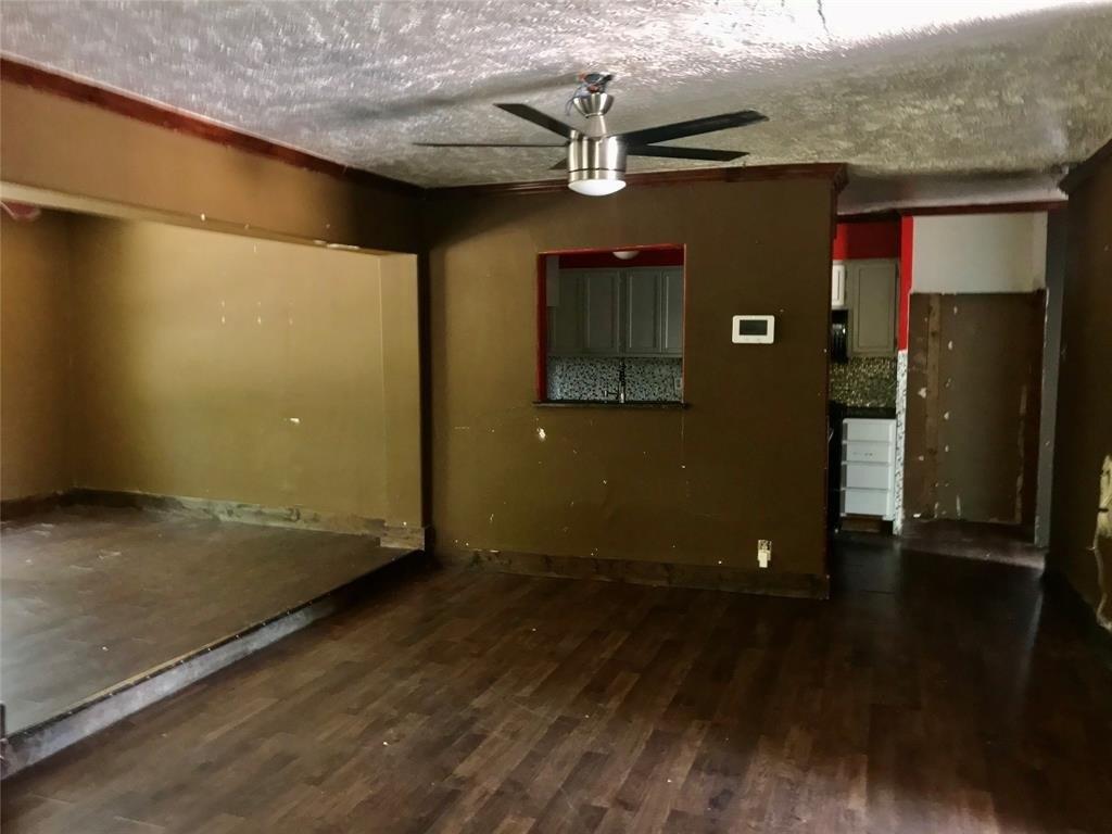 E Wanda Dr, Garland, TX 75040