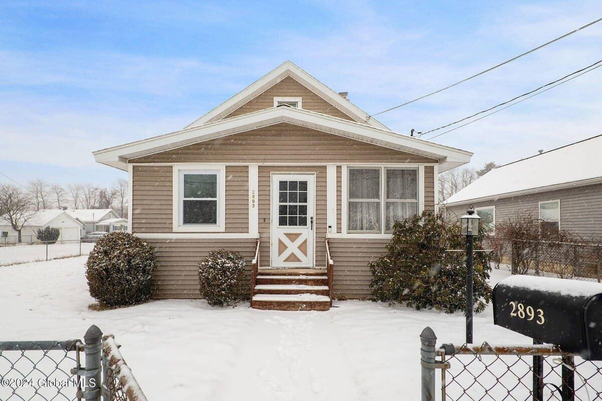 Plunkett Ave, Schenectady, NY 12306