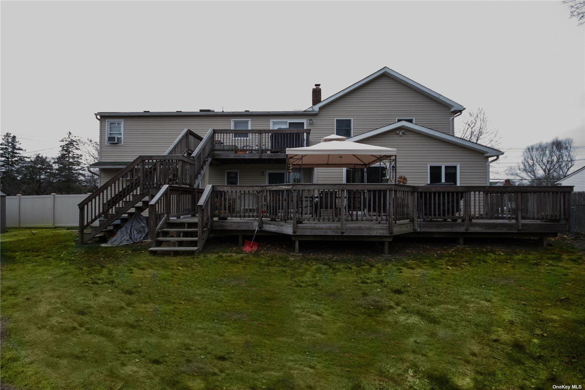Dogwood Rd, Port Jefferson, NY 11777