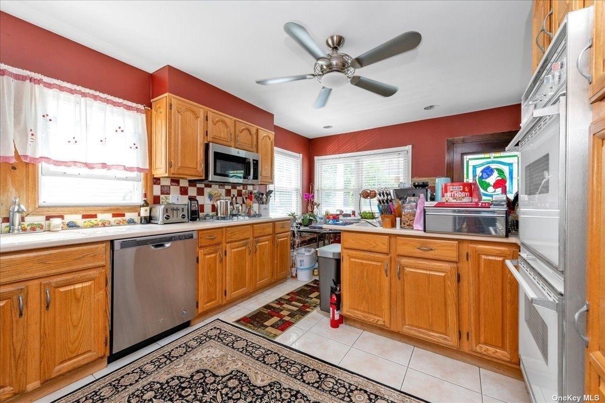 21st Ave, Whitestone, NY 11357