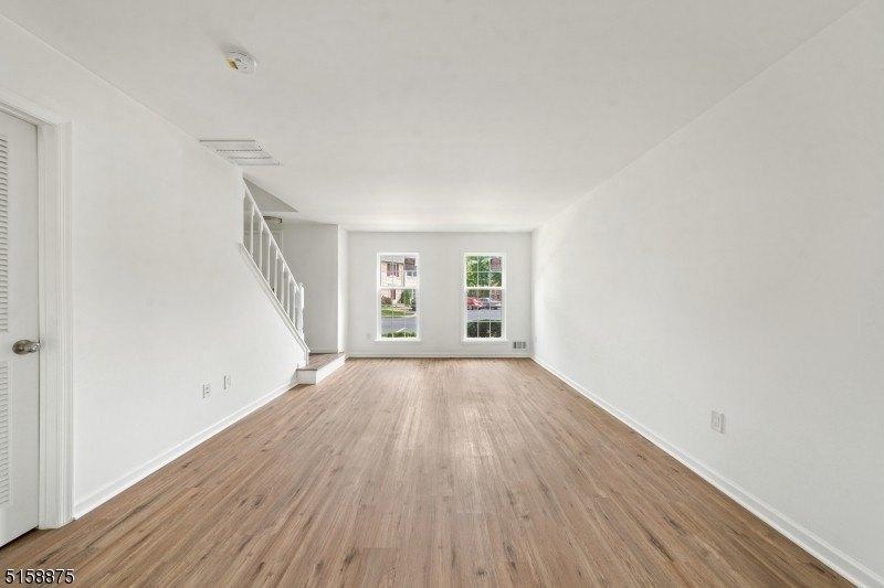 Boxgrove Pl, Somerset, NJ 08873
