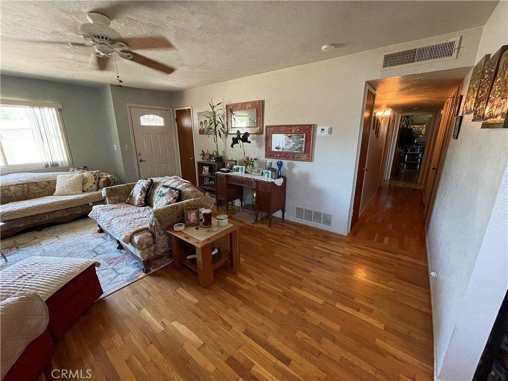 S Locust St, Visalia, CA 93277