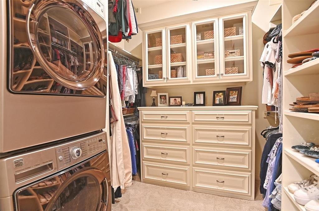 Sir Gawain Ln, Lewisville, TX 75056