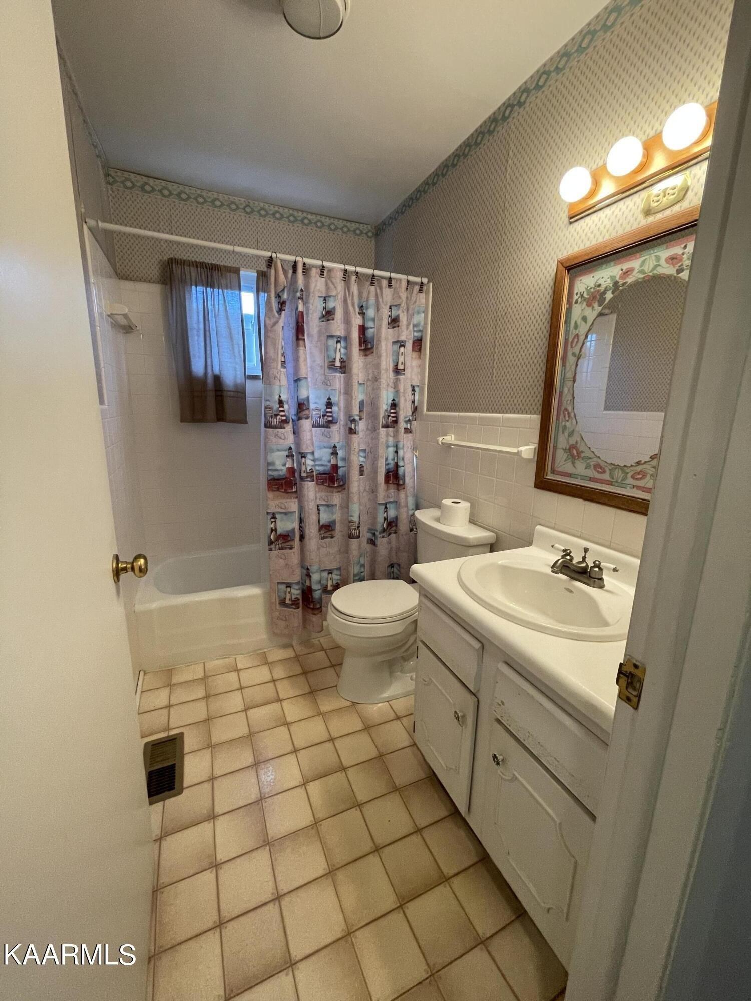 Felty Dr, Knoxville, TN 37918