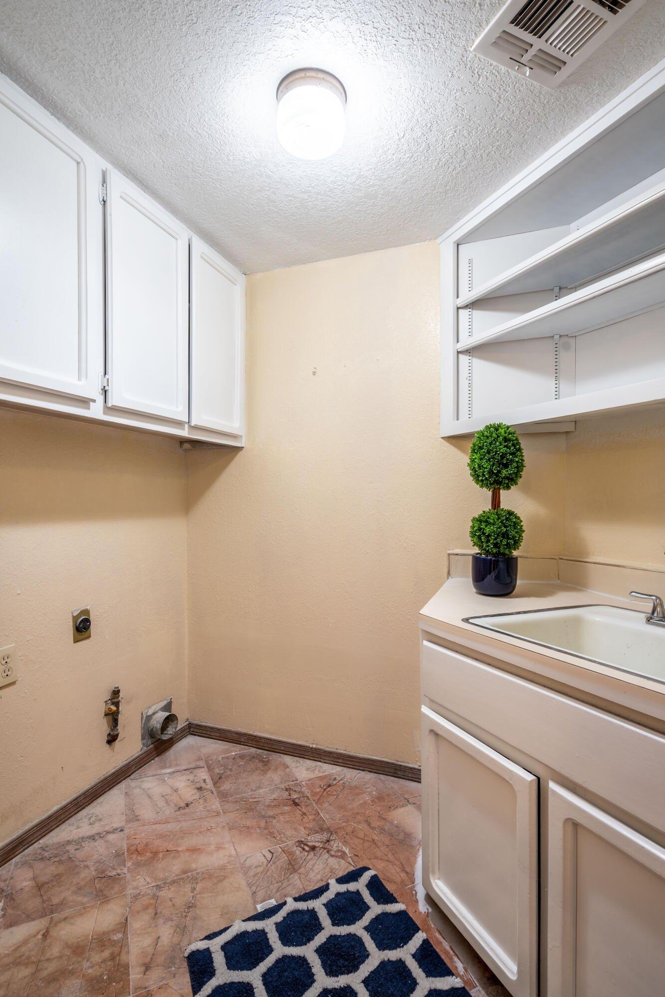 Vista Grande Cir, El Paso, TX 79922