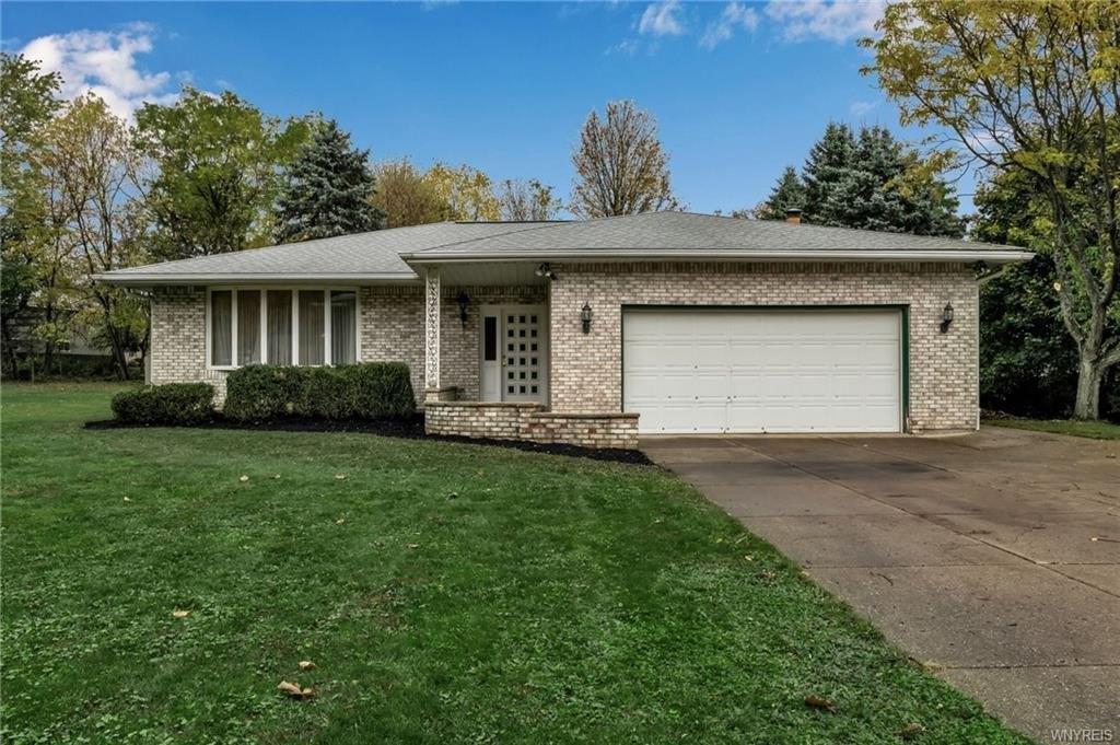 Henry Dr, Elma, NY 14059