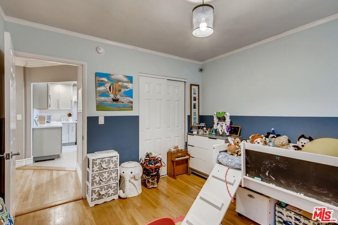 Nadeau Dr, Los Angeles, CA 90019