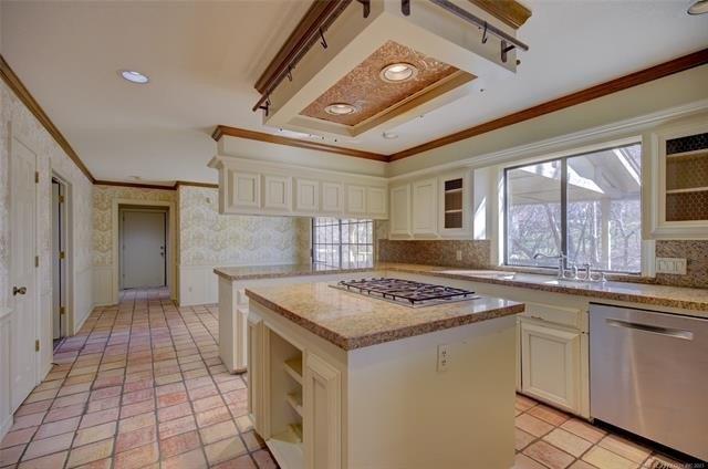 S Jamestown Ave, Tulsa, OK 74137