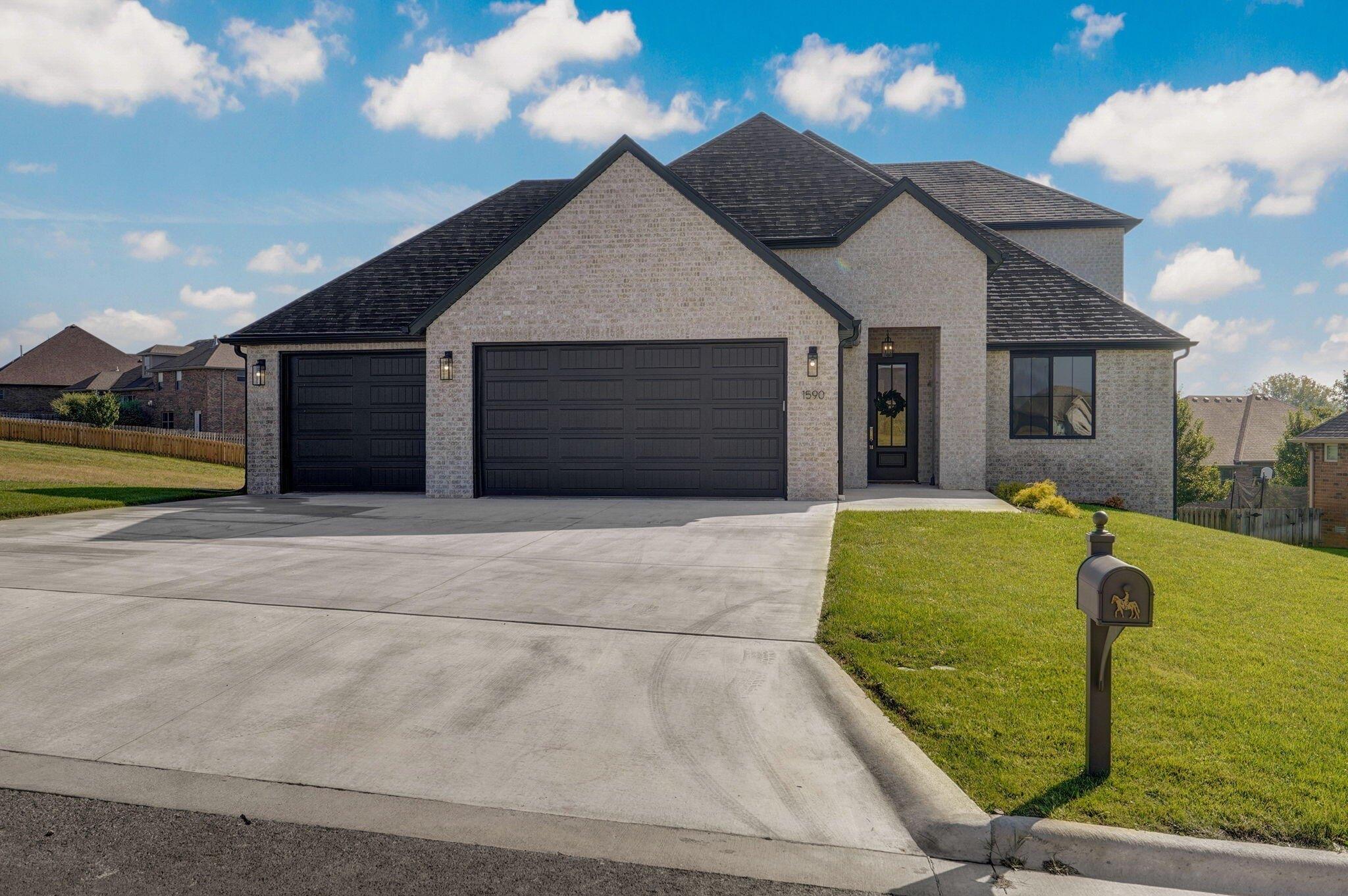 N Marlowe Ave, Springfield, MO 65802