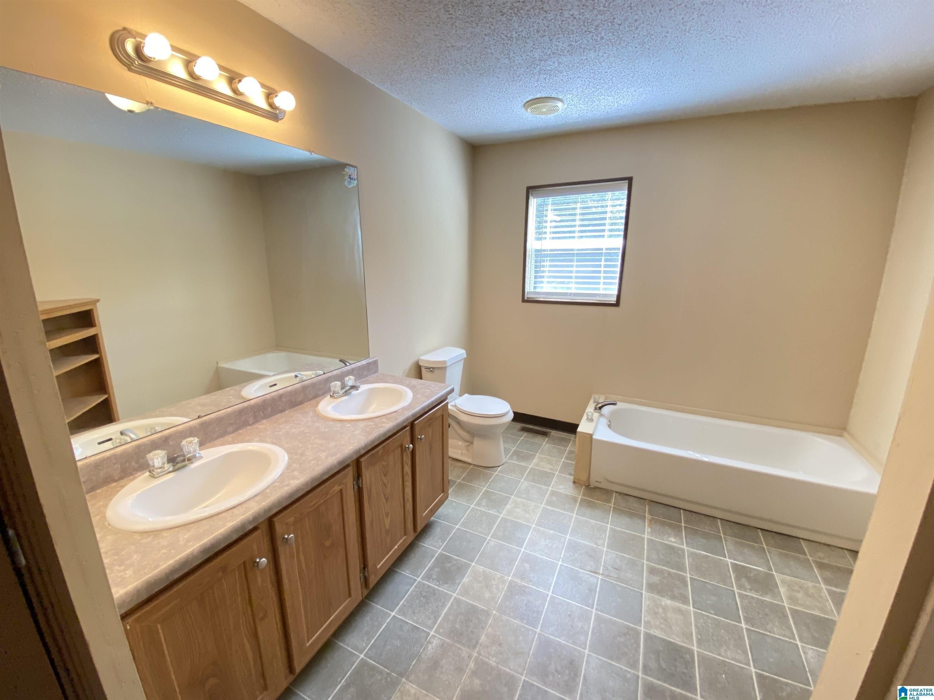 Cherrywood Ln, Odenville, AL 35120