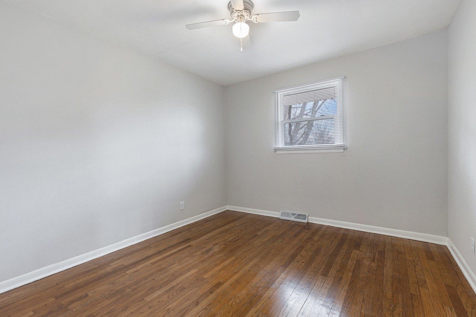 Greenwood Ave, Rockford, IL 61107