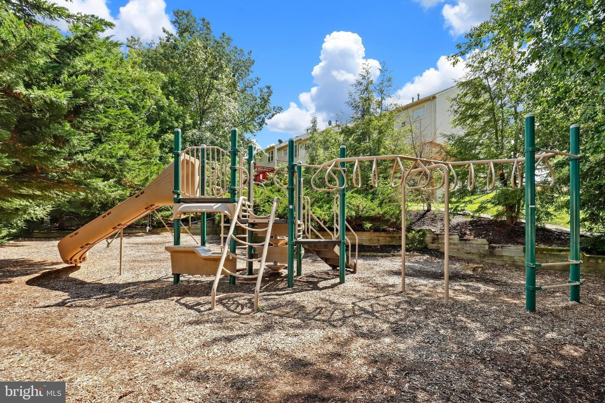 Brier Pond Cir, Woodbridge, VA 22191