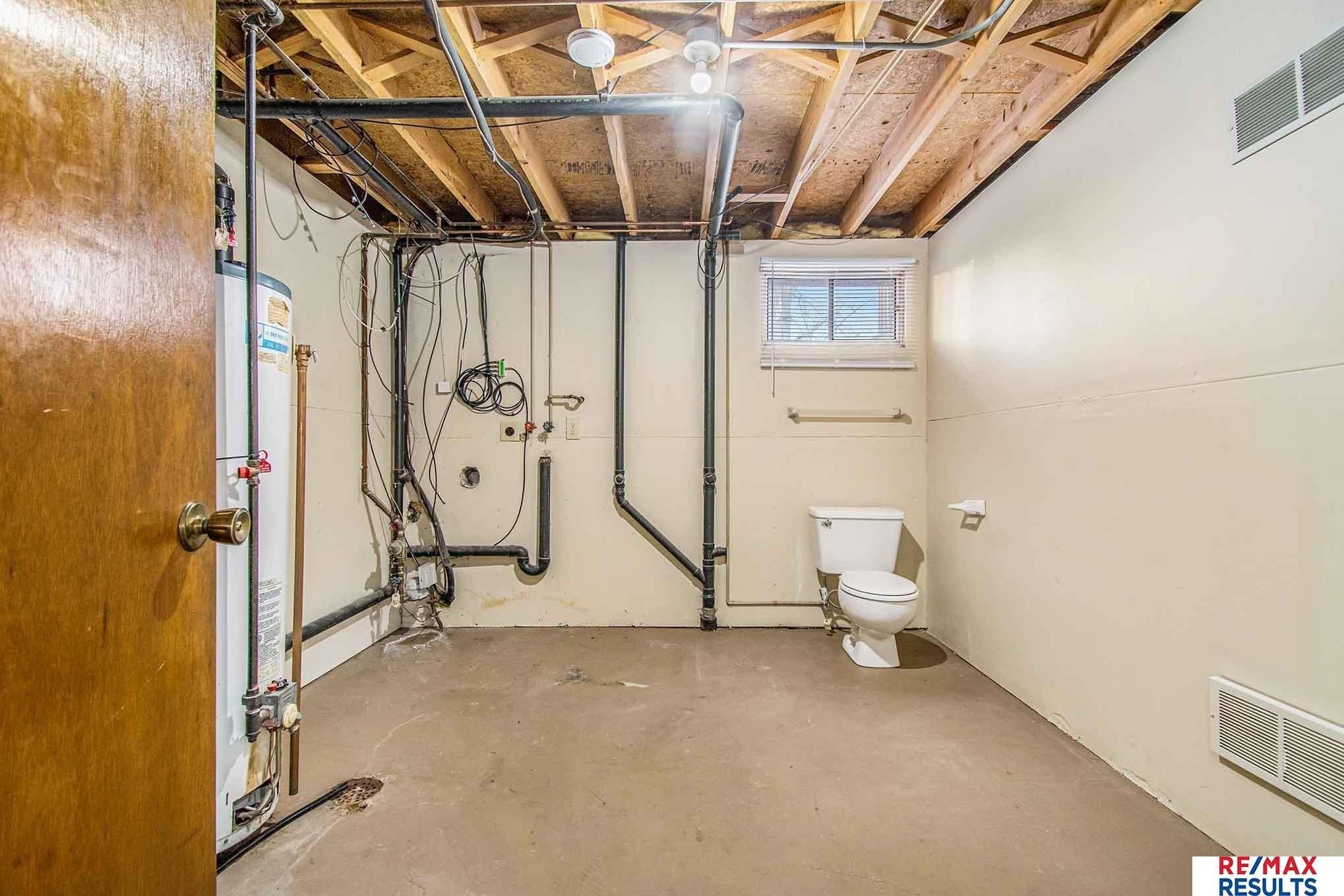 Washington St, Omaha, NE 68137