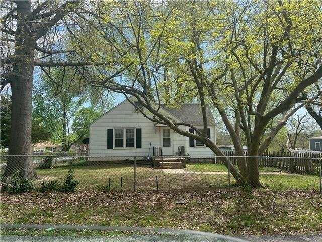 Farrow Ave, Kansas City, KS 66104