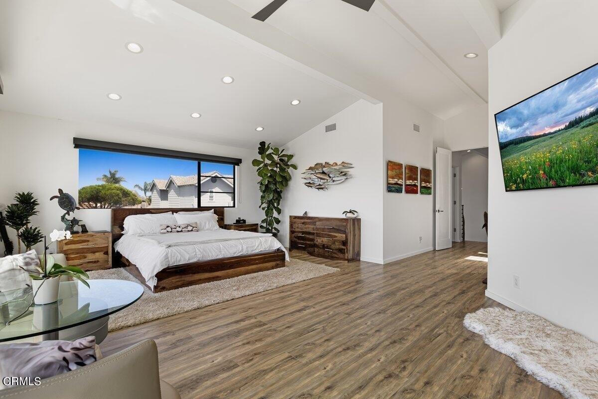 Romany Dr, Oxnard, CA 93035