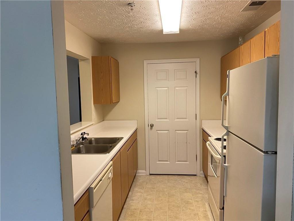Fairington Village Dr, Lithonia, GA 30038