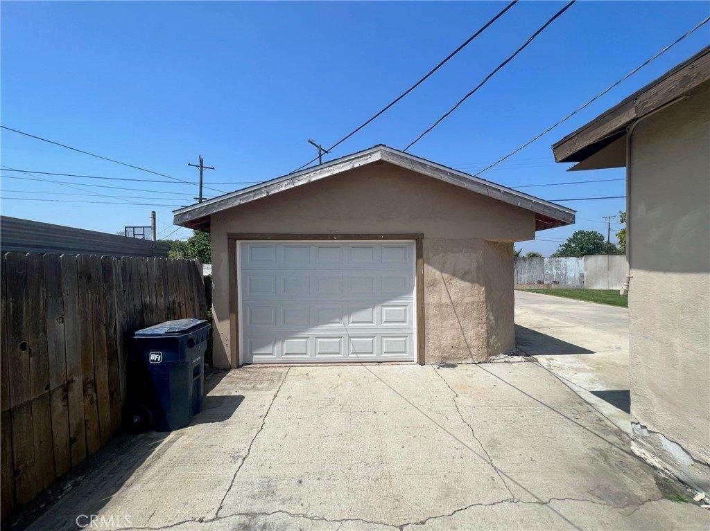 Slater Ave, Los Angeles, CA 90059