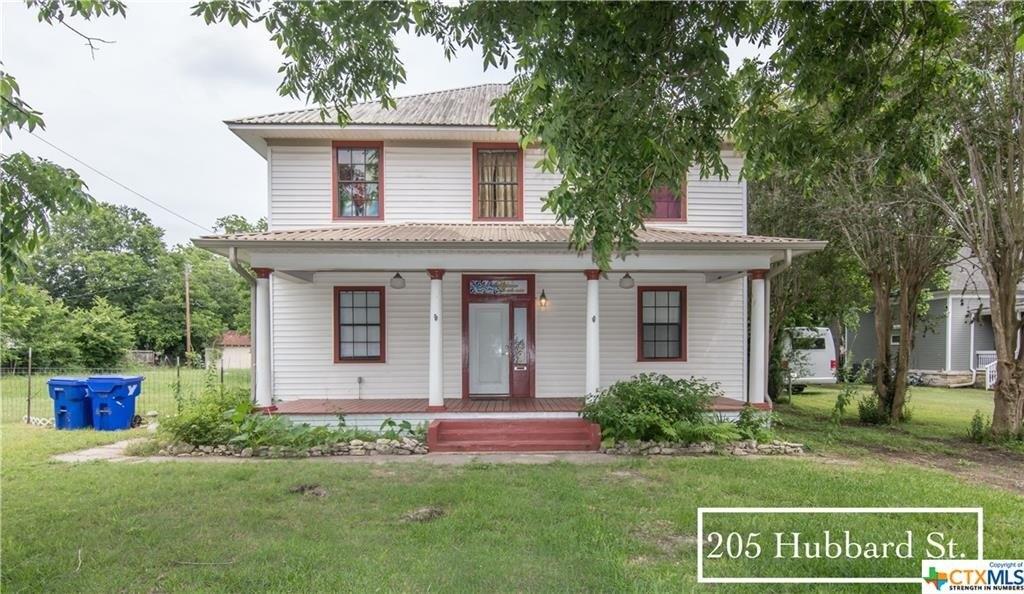 Hubbard St, Yoakum, TX 77995