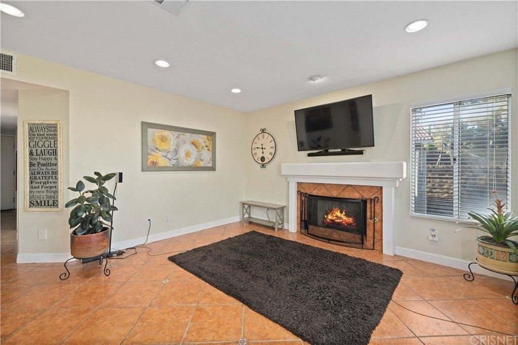 Harvard Ln, Palmdale, CA 93551