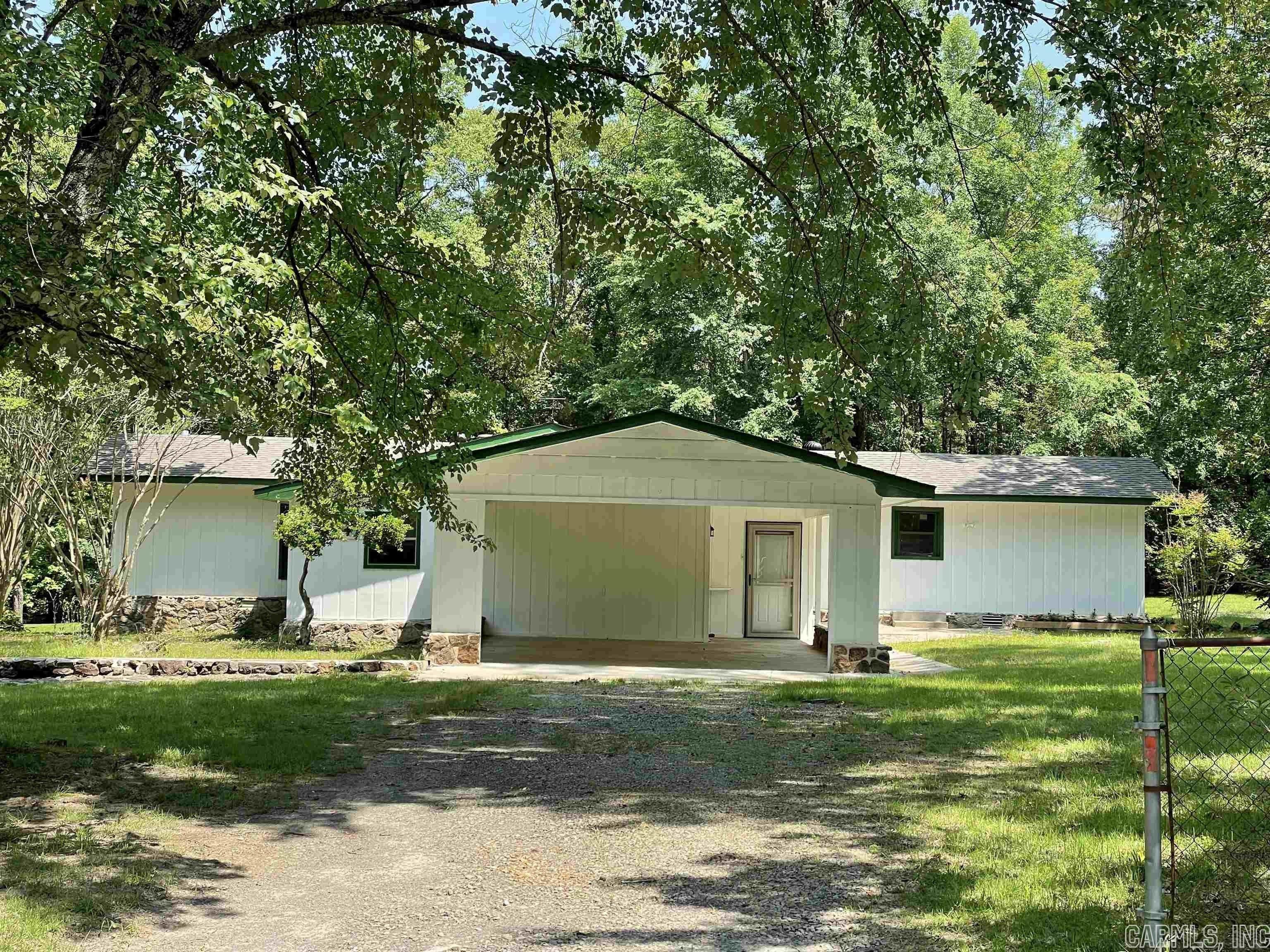 Woodgrove Ln, Higden, AR 72067