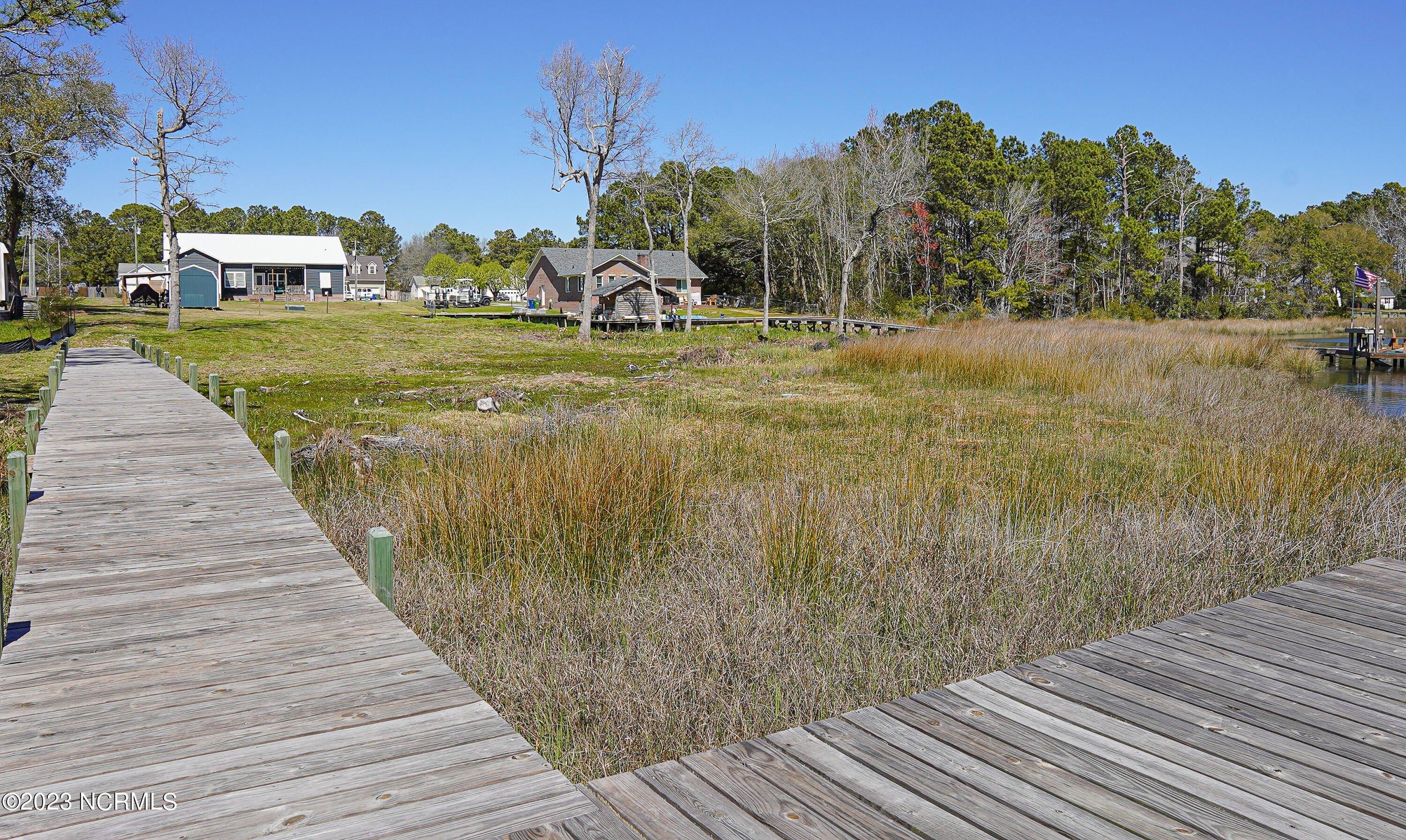 Ennett Ln, Sneads Ferry, NC 28460