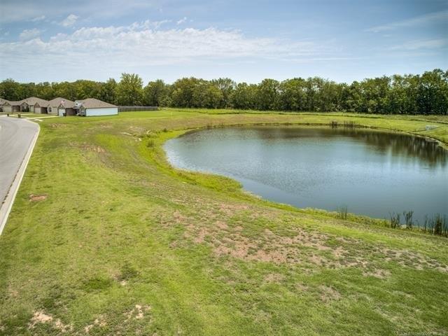 E Lee Ln, Claremore, OK 74019