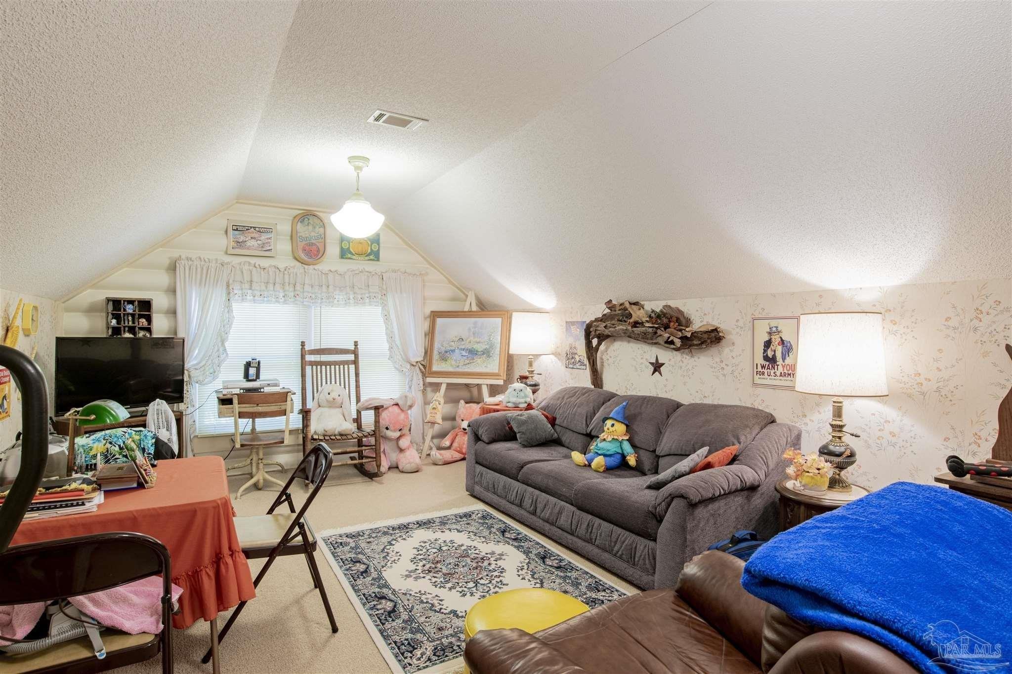 E Bay Blvd, Gulf Breeze, FL 32563