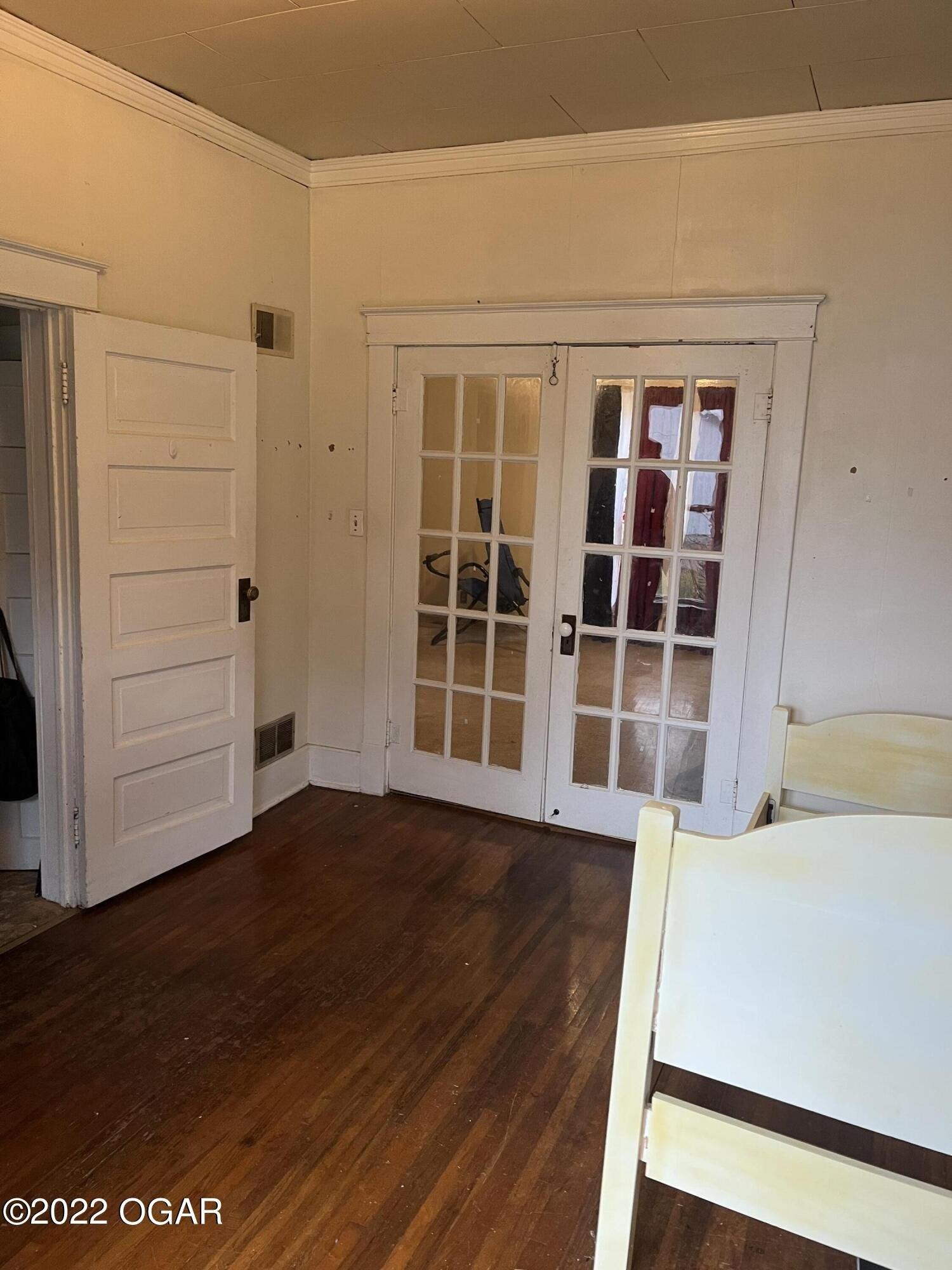 Bartlett Ave, Joplin, MO 64804