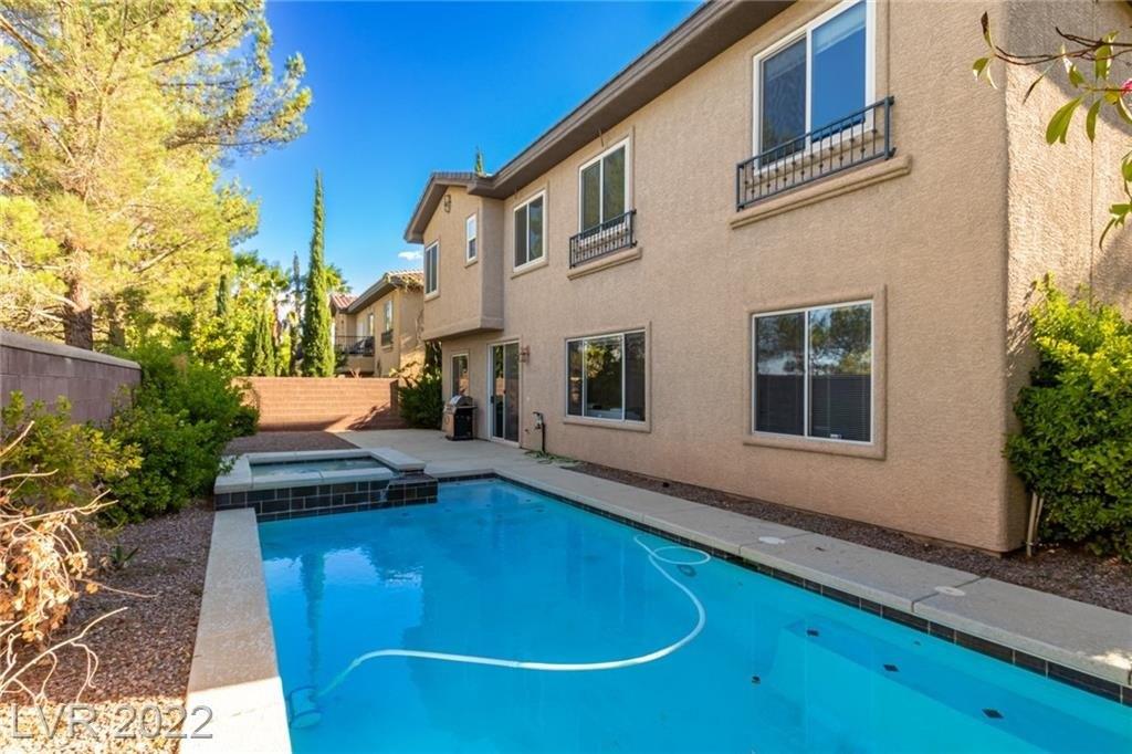 Uccello Dr, Las Vegas, NV 89138