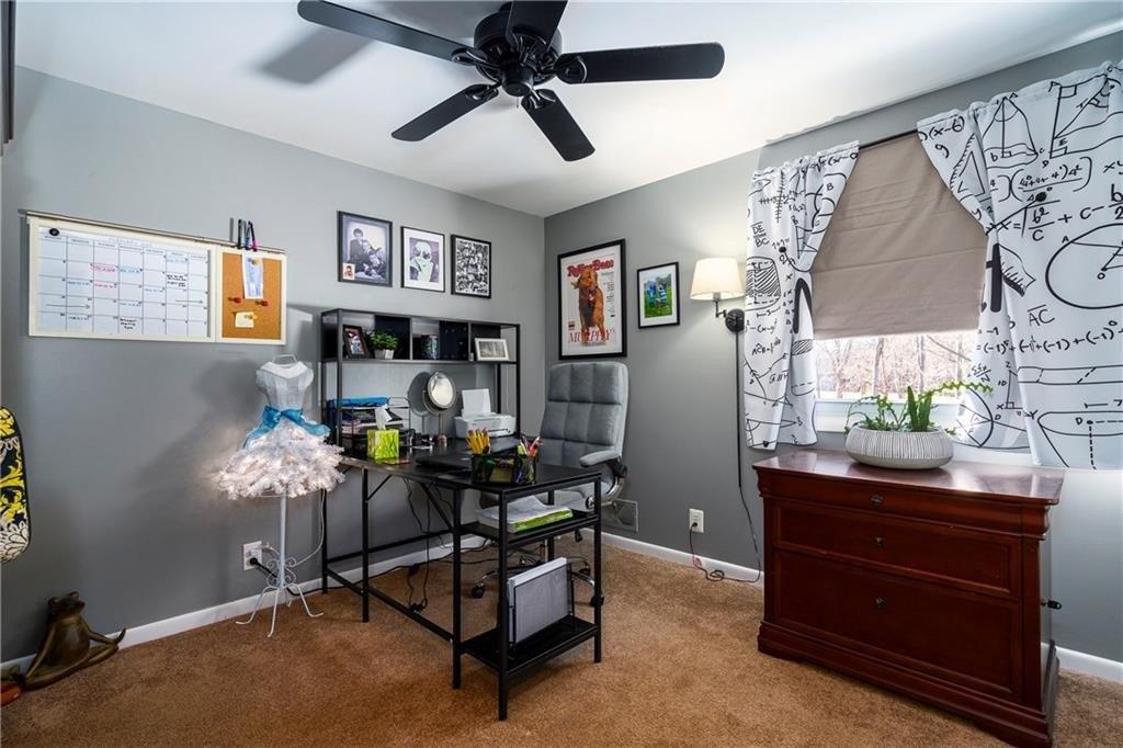 Applewood Dr, Rochester, NY 14612