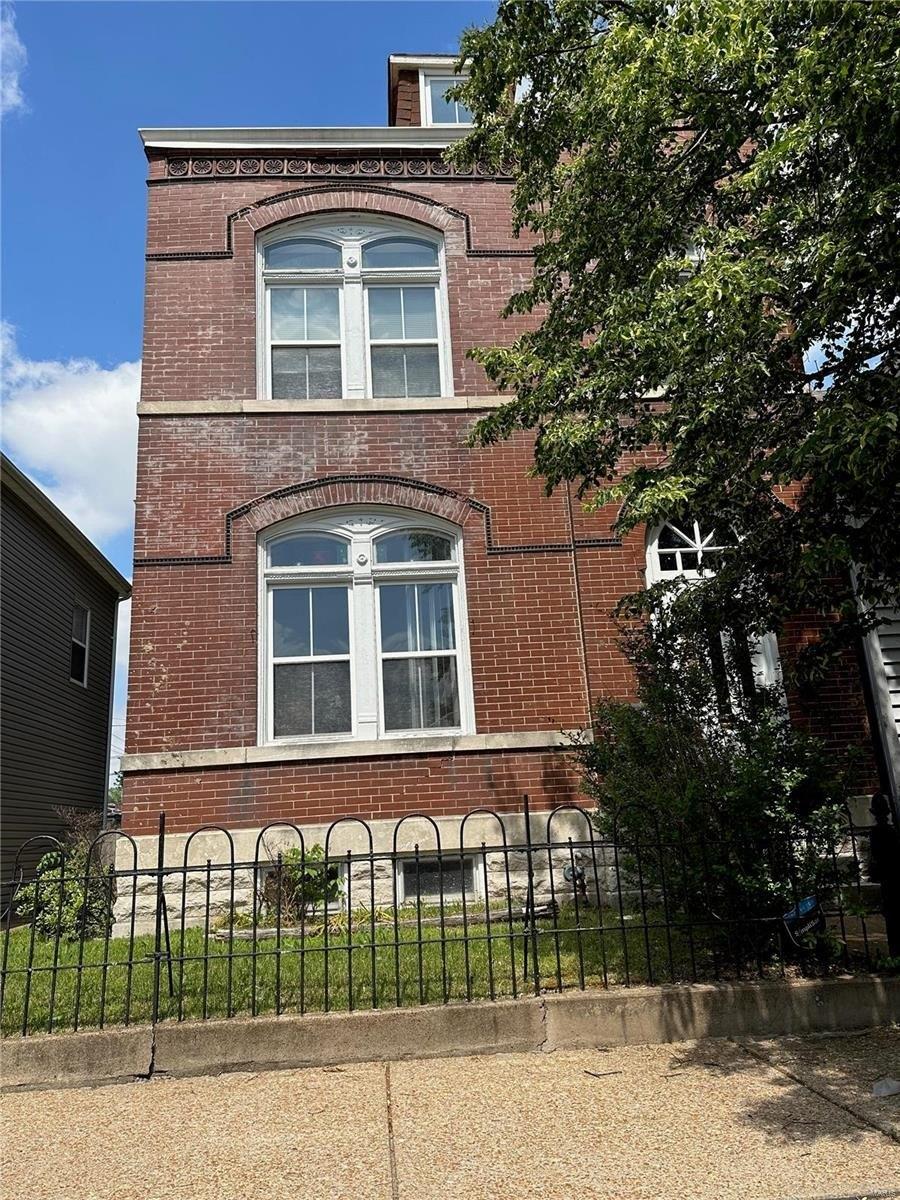 W Steins St, Saint Louis, MO 63111